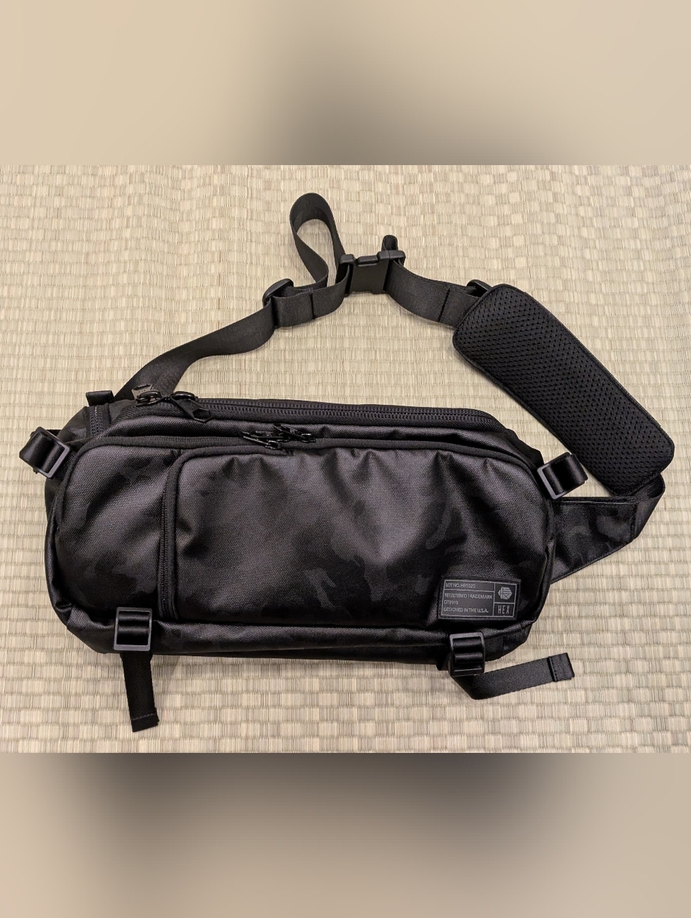 Hex Ranger DSLR Camera Sling Black